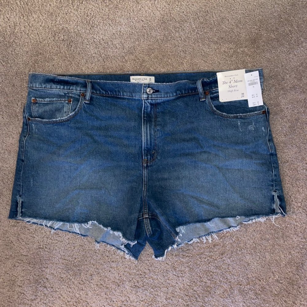 NWT Abercrombie & Fitch High Rise 4" Mom Shorts
